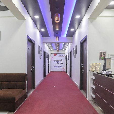 Collection O Shyam Vatika Banquet And Rooms Surat Esterno foto