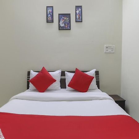 Collection O Shyam Vatika Banquet And Rooms Surat Esterno foto