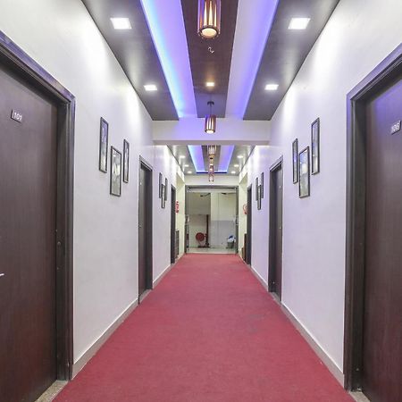 Collection O Shyam Vatika Banquet And Rooms Surat Esterno foto