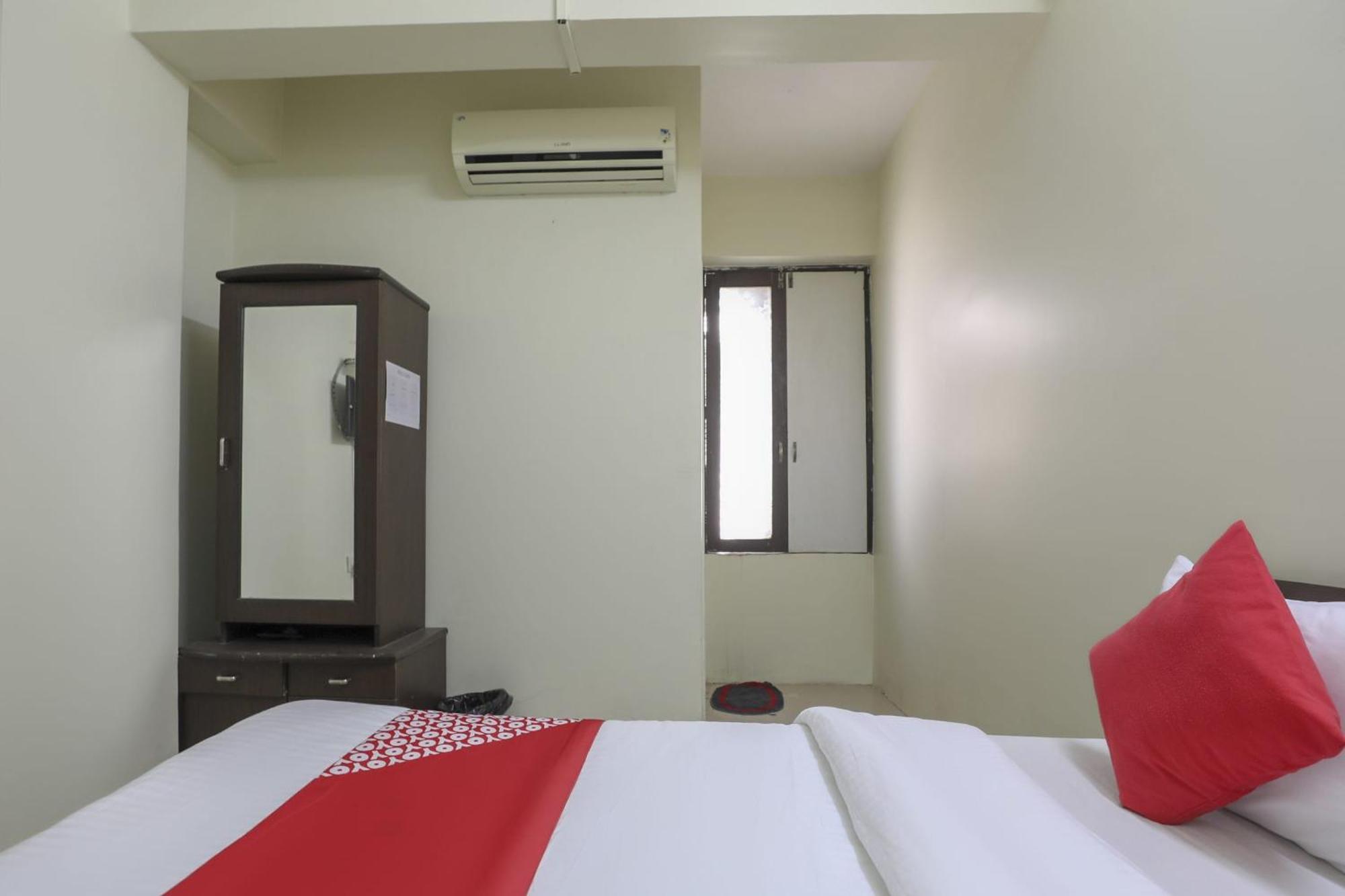 Collection O Shyam Vatika Banquet And Rooms Surat Esterno foto